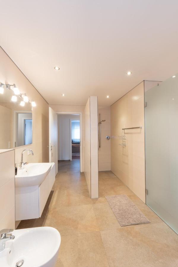 -Zentrale Wohnung-Balkon-Desingerkueche- Bielefeld Exterior photo